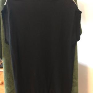 Women’s black/white/gray Medium Pullover no sleeves sweater